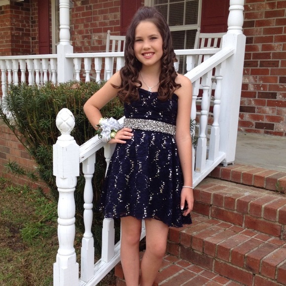 Short, navy blue JCPenny prom dress-only wore once - Picture 4 of 4